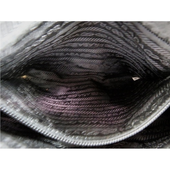 Prada Elegant Black Tote Bag - Picture 9 of 16